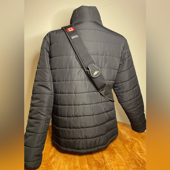 Roots Sport red & black sling back bag - Picture 3 of 12